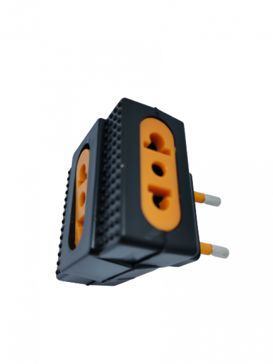 ADAPTADOR ENCHUFE TRIPLE UNIVERSAL ROBOT 20A 250V COLORES